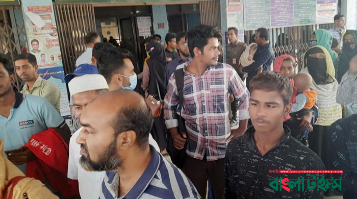 চিকিৎসকদের টানা কর্মবিরতিতে অচল খুলনার স্বাস্থ্যসেবা